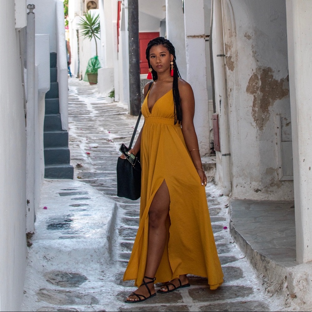 MUST GO 2/4 - Yellow Maxi Dress